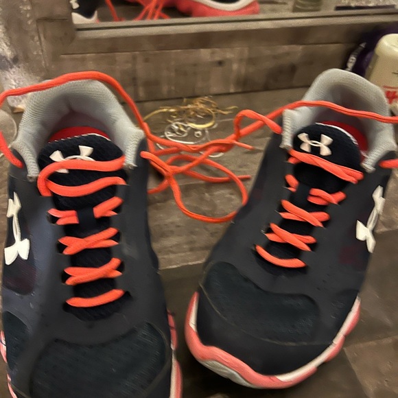 Under Armour women’s sneakers - Picture 2 of 8